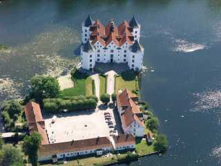 Schloss Glücksburg mit Schlosshof